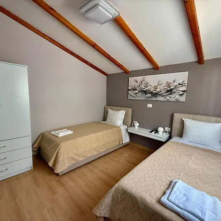 Nefeli Villa Piqeras